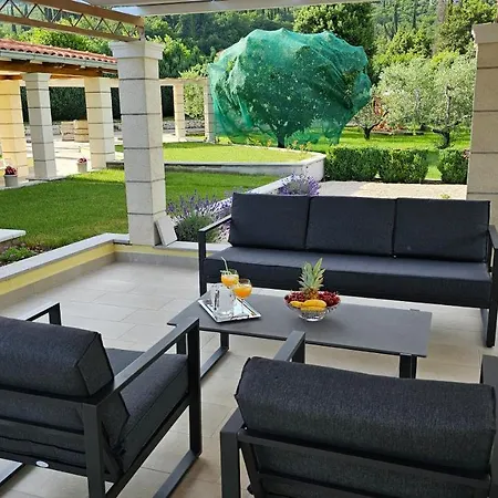 Umbra Et Sol Villa