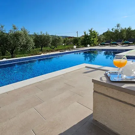 Umbra Et Sol Villa