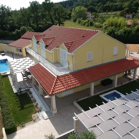 Umbra Et Sol * Gruda